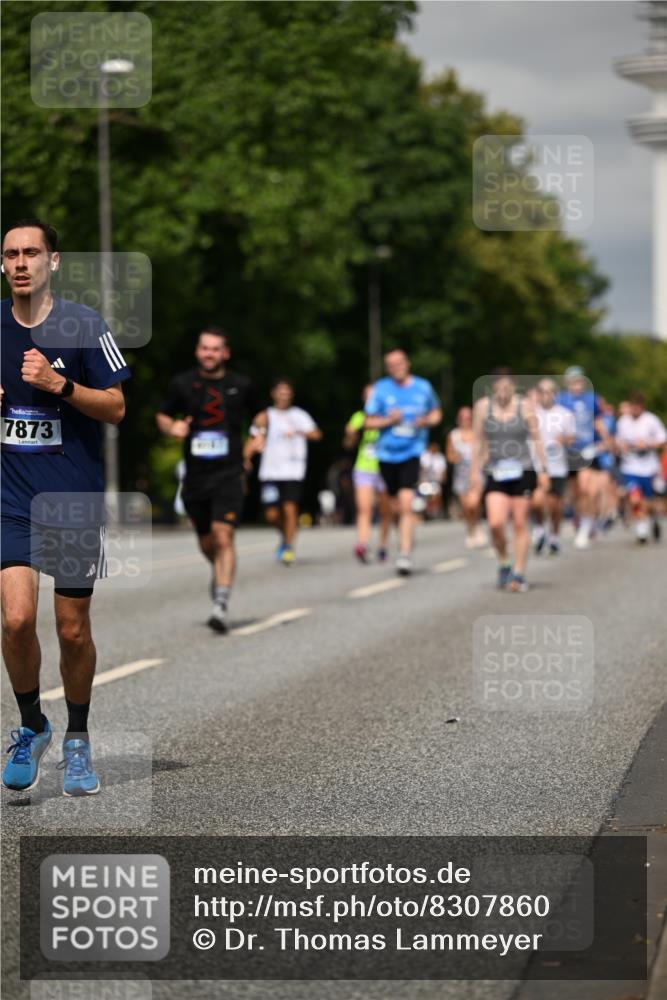 29.06.2025 - hella hamburg halbmarathon Dr. Thomas Lammeyer http://msf.ph/oto/8307860 29.06.2025 10:16:56 Kennedybrücke 1020, 1051, 1328, 2531, 2942, 3360, 4187, 4532, 4554, 5597, 5598, 6489, 7873, 8115, 8398, 8405, 9527, 9705, 10409, 10581 meine-sportfotos.de