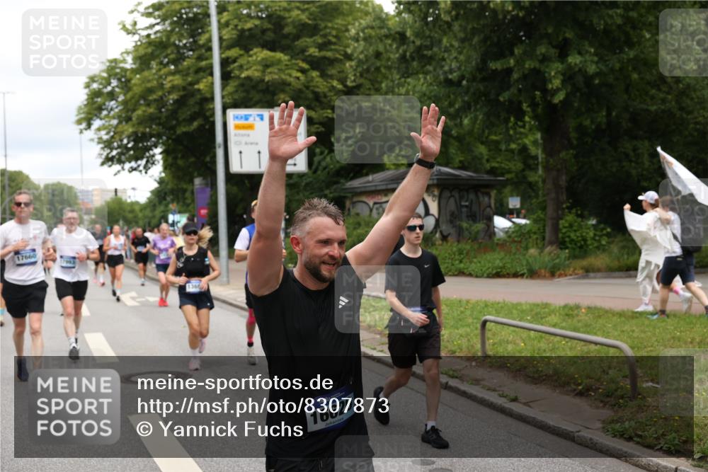 29.06.2025 - hella hamburg halbmarathon Yannick Fuchs http://msf.ph/oto/8307873 29.06.2025 10:50:27 20KM 1583, 1877, 1955, 2083, 2741, 3413, 4152, 4594, 4813, 5418, 5492, 5570, 5744, 6399, 7037, 7547, 8542, 8652, 8669, 8968, 8996, 9246, 9884, 9903, 9907, 9934, 10084, 10093, 10665, 11870, 12348, 12590, 12712, 13394, 13666, 13691, 13750, 14408, 14588, 14678, 14867, 15097, 15407, 15431, 15695, 16008, 16009, 16121, 16620, 16634, 16679, 17268, 17660, 17993, 18117, 18719, 18867, 18899, 19091 meine-sportfotos.de