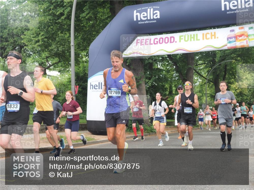 29.06.2025 - hella hamburg halbmarathon KatJ http://msf.ph/oto/8307875 29.06.2025 10:44:13 Zwischen KM18-KM19 1715, 1833, 2025, 2488, 3093, 3413, 3859, 4426, 4467, 5457, 5458 meine-sportfotos.de