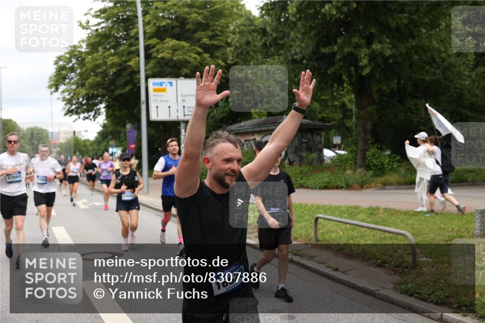 29.06.2025 - hella hamburg halbmarathon Yannick Fuchs http://msf.ph/oto/8307886 29.06.2025 10:50:28 20KM 1583, 1955, 2083, 2741, 3413, 4152, 4594, 4813, 5418, 5492, 5570, 5744, 6399, 6416, 6835, 7037, 7547, 8542, 8652, 8669, 8968, 8996, 9246, 9727, 9884, 9903, 9907, 9934, 10084, 10093, 10665, 11870, 12348, 12440, 12590, 12712, 13394, 13666, 13691, 13750, 14408, 14588, 14678, 14867, 15097, 15407, 15431, 15695, 16008, 16009, 16121, 16620, 16634, 16679, 17268, 17660, 17993, 18719, 18867, 18899, 19091 meine-sportfotos.de