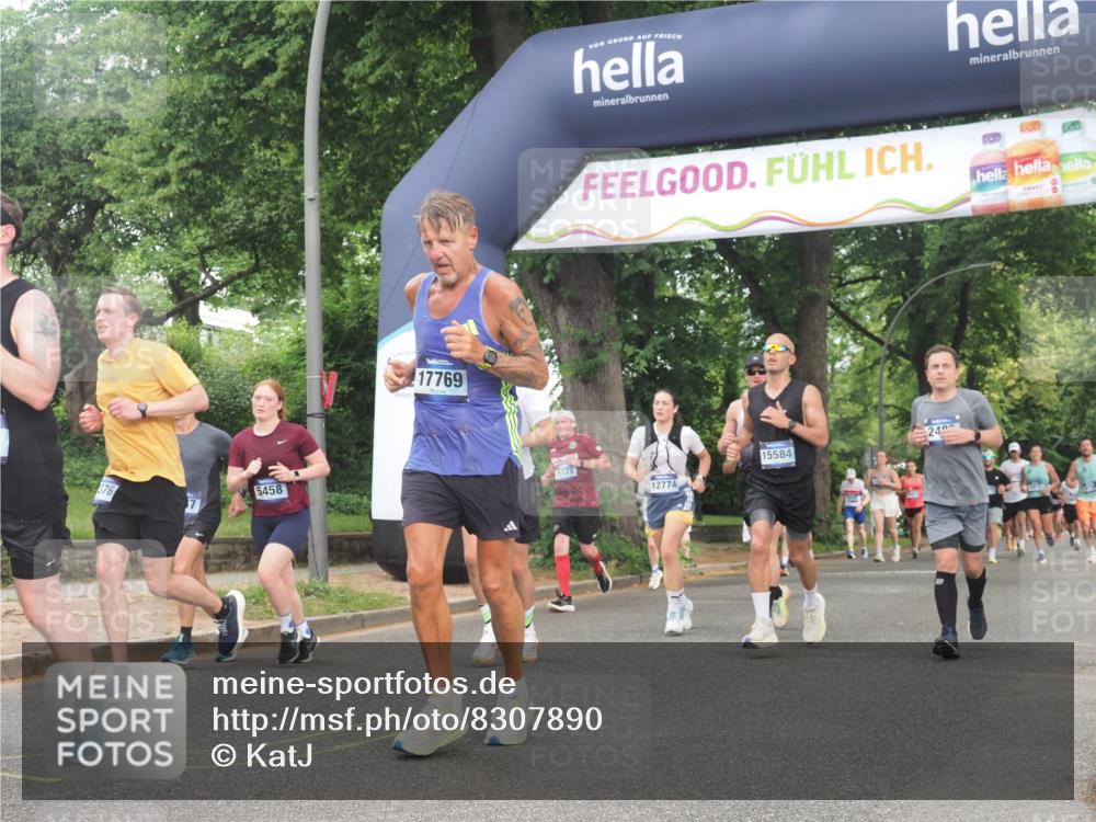 29.06.2025 - hella hamburg halbmarathon KatJ http://msf.ph/oto/8307890 29.06.2025 10:44:13 Zwischen KM18-KM19 1715, 1833, 2025, 2488, 3093, 3413, 3859, 4426, 4467, 5457, 5458 meine-sportfotos.de