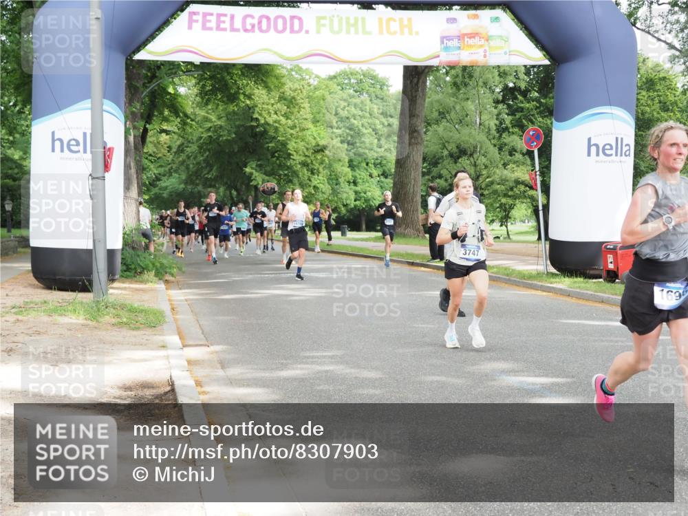 29.06.2025 - hella hamburg halbmarathon MichiJ http://msf.ph/oto/8307903 29.06.2025 10:35:41 Zwischen KM18-KM19 1696, 2864, 3747, 5362, 6168, 9482, 12870, 16175, 16766, 18922 meine-sportfotos.de