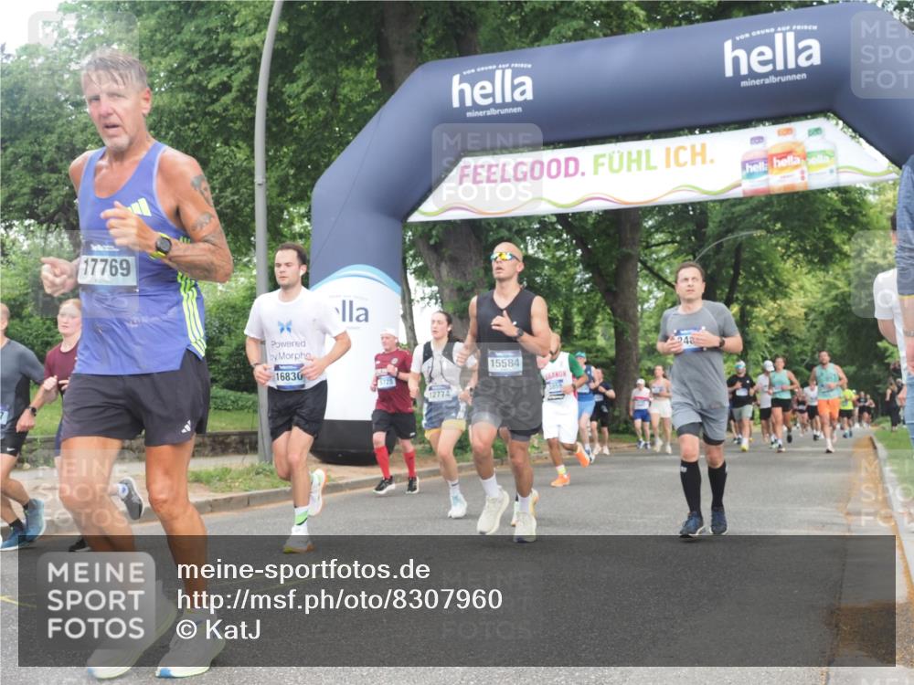 29.06.2025 - hella hamburg halbmarathon KatJ http://msf.ph/oto/8307960 29.06.2025 10:44:13 Zwischen KM18-KM19 1715, 1833, 2025, 2488, 3093, 3413, 3859, 4426, 4467, 5457, 5458 meine-sportfotos.de