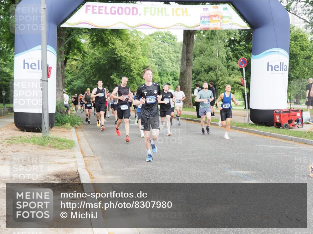 29.06.2025 - hella hamburg halbmarathon MichiJ http://msf.ph/oto/8307980 29.06.2025 10:35:46 Zwischen KM18-KM19 1696, 2839, 2869, 3747, 6009, 9482, 10000, 15735, 16175, 16766 meine-sportfotos.de