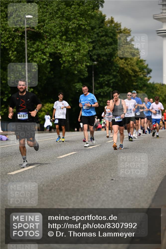 29.06.2025 - hella hamburg halbmarathon Dr. Thomas Lammeyer http://msf.ph/oto/8307992 29.06.2025 10:16:57 Kennedybrücke 1020, 1051, 1328, 2531, 2942, 3360, 4187, 4532, 4554, 5597, 5598, 6489, 7873, 8115, 8398, 8405, 9527, 9705, 10581 meine-sportfotos.de