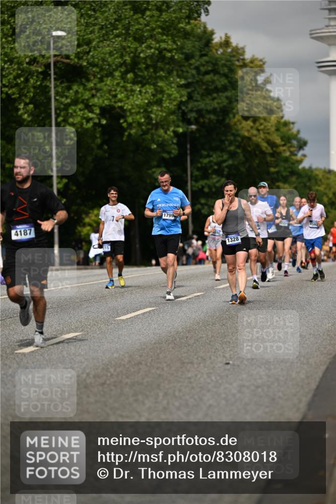 29.06.2025 - hella hamburg halbmarathon Dr. Thomas Lammeyer http://msf.ph/oto/8308018 29.06.2025 10:16:57 Kennedybrücke 1020, 1051, 1328, 2531, 2942, 3360, 4187, 4532, 4554, 5597, 5598, 6489, 7873, 8115, 8398, 8405, 9527, 9705, 10581 meine-sportfotos.de
