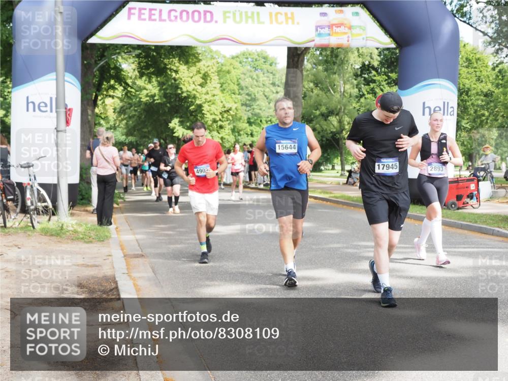 29.06.2025 - hella hamburg halbmarathon MichiJ http://msf.ph/oto/8308109 29.06.2025 11:31:33 Zwischen KM18-KM19 1075, 2151, 2893, 4902, 7303, 7429, 11464, 14002, 15644, 15852, 17945, 18888 meine-sportfotos.de