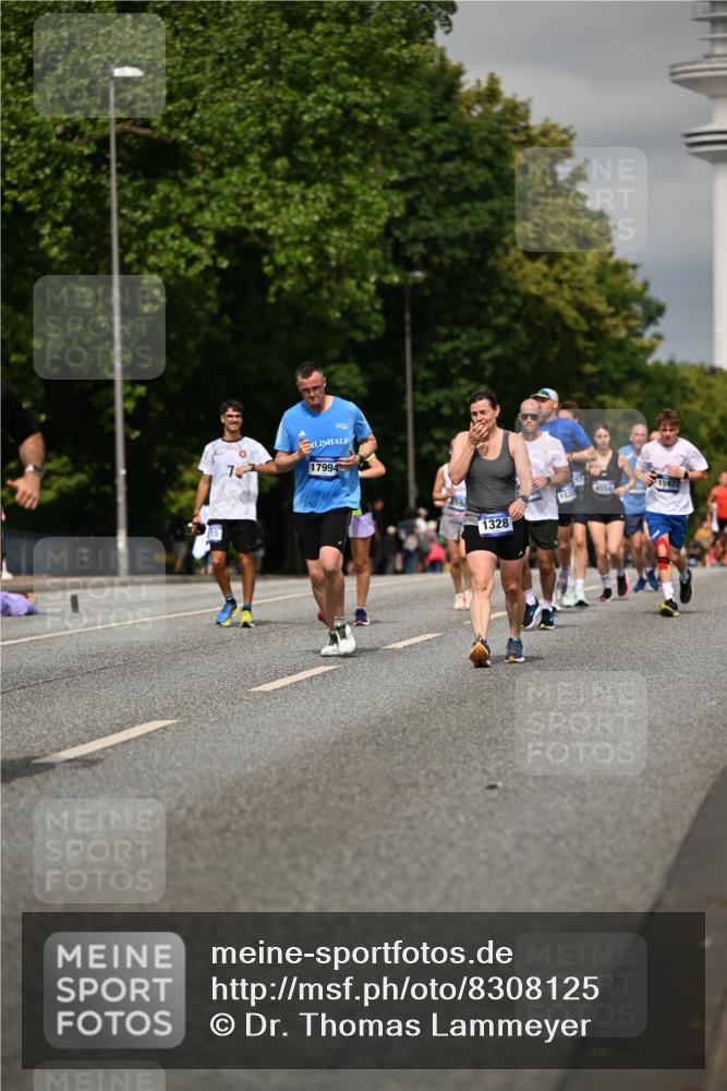 29.06.2025 - hella hamburg halbmarathon Dr. Thomas Lammeyer http://msf.ph/oto/8308125 29.06.2025 10:16:58 Kennedybrücke 1020, 1051, 1328, 2531, 2942, 3360, 4187, 4532, 4554, 5597, 5598, 6489, 7873, 8115, 8398, 8405, 9527, 10581 meine-sportfotos.de