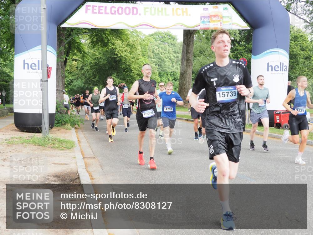 29.06.2025 - hella hamburg halbmarathon MichiJ http://msf.ph/oto/8308127 29.06.2025 10:35:48 Zwischen KM18-KM19 2839, 2869, 2953, 4553, 6009, 9482, 10000, 12549, 14797, 15735, 15784, 16592, 16766, 17915, 18430, 18887 meine-sportfotos.de
