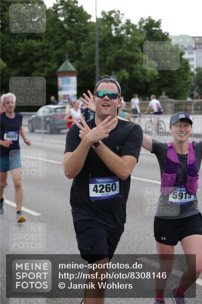 29.06.2025 - hella hamburg halbmarathon Jannik Wohlers http://msf.ph/oto/8308146 29.06.2025 10:38:18 Lombardsbrücke 56, 1390, 1721, 2576, 2660, 2693, 3216, 3323, 3726, 3927, 4028, 4259, 4260, 4316, 5617, 5684, 5913, 6695, 6696, 6875, 7148, 7263, 7371, 7561, 7692, 7849, 8367, 8583, 8635, 8747, 9004, 9455, 9708, 10604, 11059, 11635, 11697, 12028, 12072, 12075, 12577, 12722, 14096, 15755, 16181, 16346, 17250, 17333, 17478, 18050, 18471, 18504, 18709 meine-sportfotos.de