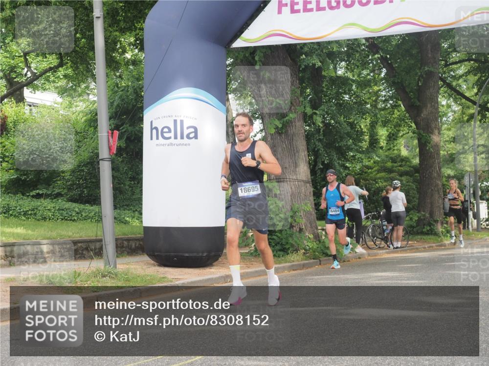 29.06.2025 - hella hamburg halbmarathon KatJ http://msf.ph/oto/8308152 29.06.2025 10:14:56 Zwischen KM18-KM19  meine-sportfotos.de