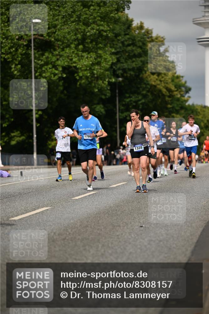 29.06.2025 - hella hamburg halbmarathon Dr. Thomas Lammeyer http://msf.ph/oto/8308157 29.06.2025 10:16:58 Kennedybrücke 1020, 1051, 1328, 2531, 2942, 3360, 4187, 4532, 4554, 5597, 5598, 6489, 7873, 8115, 8398, 8405, 9527, 10581 meine-sportfotos.de