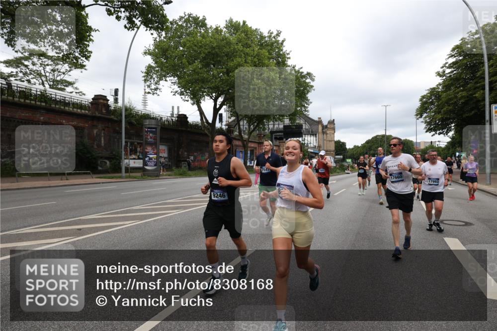 29.06.2025 - hella hamburg halbmarathon Yannick Fuchs http://msf.ph/oto/8308168 29.06.2025 10:50:29 20KM 1583, 1955, 2083, 2741, 3413, 3836, 4152, 4594, 4813, 5418, 5492, 5570, 6399, 6416, 6835, 7037, 7547, 8542, 8652, 8669, 8968, 8996, 9246, 9727, 9884, 9903, 9907, 9934, 10084, 10093, 10665, 11870, 12348, 12440, 12590, 12712, 13394, 13666, 13691, 13750, 14408, 14588, 14678, 14867, 15097, 15407, 15431, 15695, 16008, 16009, 16121, 16620, 16634, 16679, 17268, 17660, 17993, 18719, 18867, 18899, 19091 meine-sportfotos.de