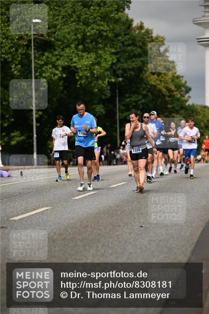 29.06.2025 - hella hamburg halbmarathon Dr. Thomas Lammeyer http://msf.ph/oto/8308181 29.06.2025 10:16:58 Kennedybrücke 1020, 1051, 1328, 2531, 2942, 3360, 4187, 4532, 4554, 5597, 5598, 6489, 7873, 8115, 8398, 8405, 9527, 10581 meine-sportfotos.de