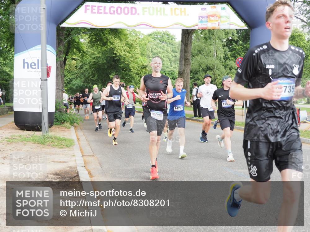 29.06.2025 - hella hamburg halbmarathon MichiJ http://msf.ph/oto/8308201 29.06.2025 10:35:48 Zwischen KM18-KM19 2839, 2869, 2953, 4553, 6009, 9482, 10000, 12549, 14797, 15735, 15784, 16592, 16766, 17915, 18430, 18887 meine-sportfotos.de