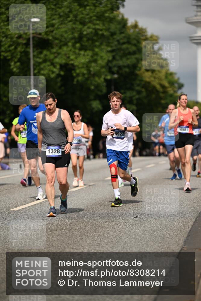 29.06.2025 - hella hamburg halbmarathon Dr. Thomas Lammeyer http://msf.ph/oto/8308214 29.06.2025 10:17:04 Kennedybrücke 1007, 1020, 1051, 1328, 3360, 4187, 4554, 5597, 5598, 6489, 7873, 8115, 8279, 9527, 10581 meine-sportfotos.de