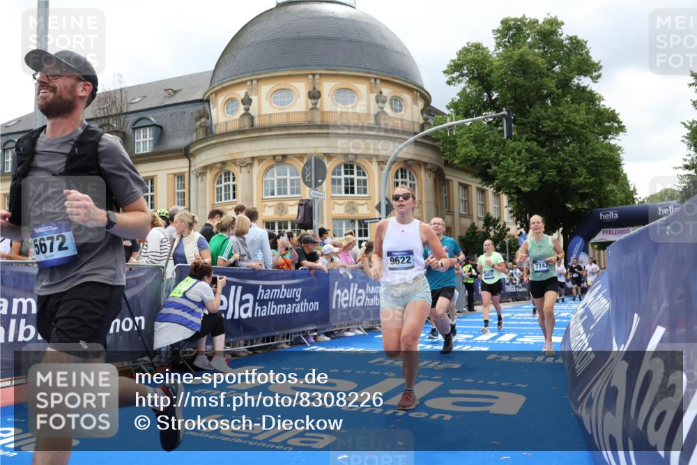 29.06.2025 - hella hamburg halbmarathon Strokosch-Dieckow http://msf.ph/oto/8308226 29.06.2025 10:56:26 Ziel 1583, 3048, 3413, 4029, 5672, 5744, 6399, 7742, 8542, 8652, 8863, 9562, 9622, 10093, 10665, 11231, 11309, 15300, 15407, 15818, 16257, 16261, 16375, 17268, 17734, 18117, 18495, 18652, 18746, 18835 meine-sportfotos.de