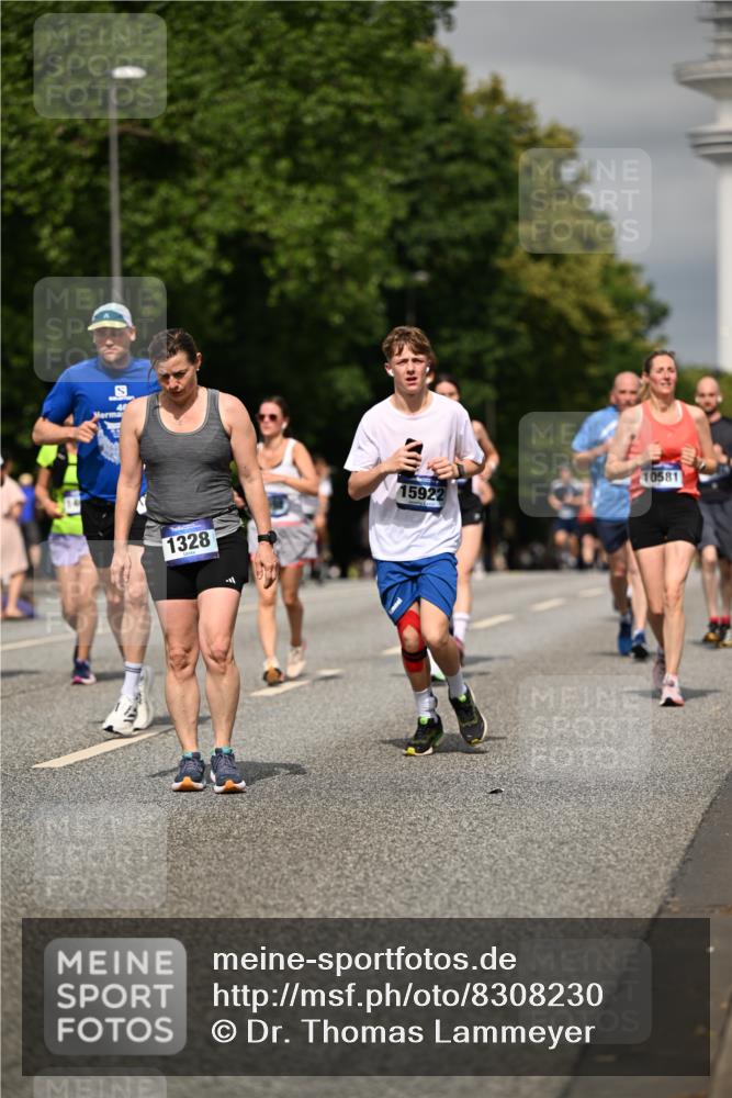 29.06.2025 - hella hamburg halbmarathon Dr. Thomas Lammeyer http://msf.ph/oto/8308230 29.06.2025 10:17:04 Kennedybrücke 1007, 1020, 1051, 1328, 3360, 4187, 4554, 5597, 5598, 6489, 7873, 8115, 8279, 9527, 10581 meine-sportfotos.de