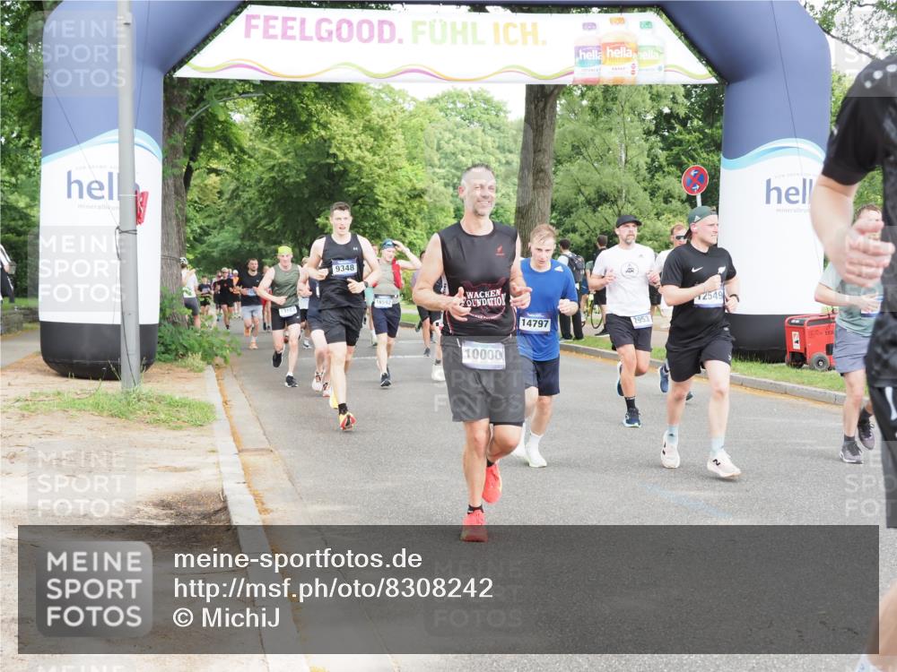 29.06.2025 - hella hamburg halbmarathon MichiJ http://msf.ph/oto/8308242 29.06.2025 10:35:48 Zwischen KM18-KM19 2839, 2869, 2953, 4553, 6009, 9482, 10000, 12549, 14797, 15735, 15784, 16592, 16766, 17915, 18430, 18887 meine-sportfotos.de