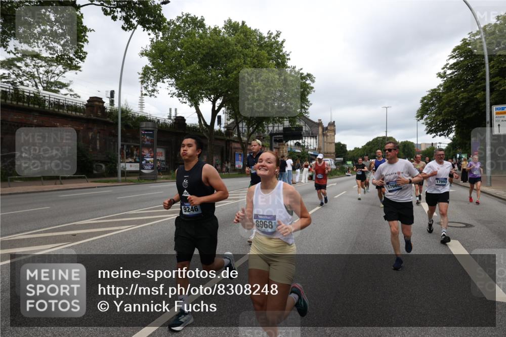 29.06.2025 - hella hamburg halbmarathon Yannick Fuchs http://msf.ph/oto/8308248 29.06.2025 10:50:29 20KM 1583, 1955, 2083, 2741, 3413, 3836, 4152, 4594, 4813, 5418, 5492, 5570, 6399, 6416, 6835, 7037, 7547, 8542, 8652, 8669, 8968, 8996, 9246, 9727, 9884, 9903, 9907, 9934, 10084, 10093, 10665, 11870, 12348, 12440, 12590, 12712, 13394, 13666, 13691, 13750, 14408, 14588, 14678, 14867, 15097, 15407, 15431, 15695, 16008, 16009, 16121, 16620, 16634, 16679, 17268, 17660, 17993, 18719, 18867, 18899, 19091 meine-sportfotos.de