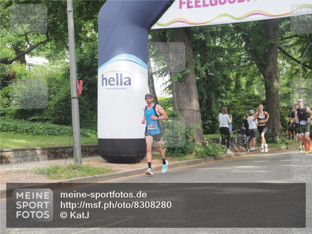29.06.2025 - hella hamburg halbmarathon KatJ http://msf.ph/oto/8308280 29.06.2025 10:14:57 Zwischen KM18-KM19  meine-sportfotos.de