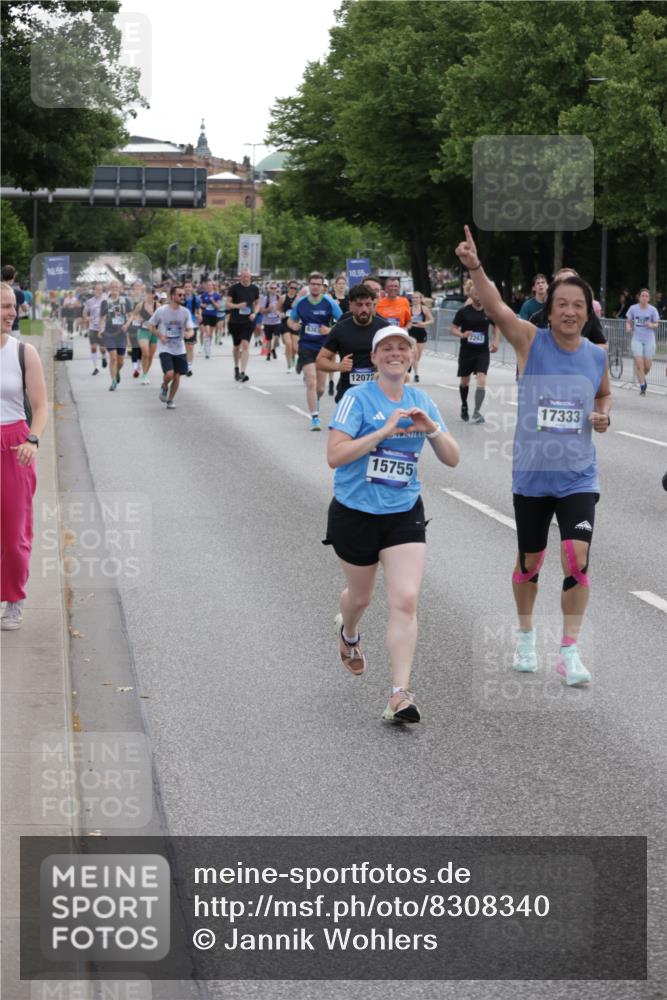 29.06.2025 - hella hamburg halbmarathon Jannik Wohlers http://msf.ph/oto/8308340 29.06.2025 10:38:19 Lombardsbrücke 56, 1232, 1390, 1721, 2576, 2660, 2693, 3216, 3323, 3726, 3927, 4028, 4259, 4260, 4316, 5617, 5684, 5913, 6695, 6696, 6875, 7148, 7263, 7371, 7561, 7849, 8367, 8583, 8635, 8747, 9004, 9455, 9708, 10554, 10604, 11059, 11635, 11697, 12028, 12072, 12075, 12577, 12722, 14096, 15755, 16181, 16346, 17250, 17333, 17478, 18050, 18471, 18504 meine-sportfotos.de