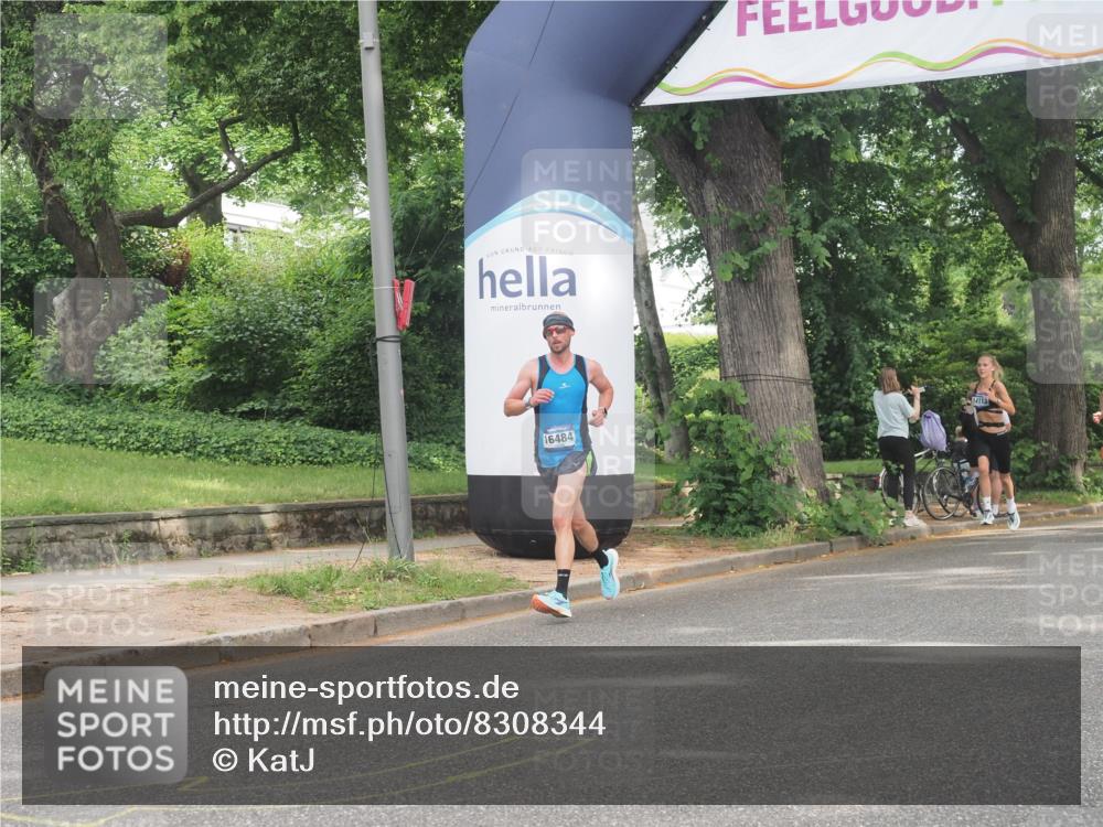 29.06.2025 - hella hamburg halbmarathon KatJ http://msf.ph/oto/8308344 29.06.2025 10:14:58 Zwischen KM18-KM19  meine-sportfotos.de