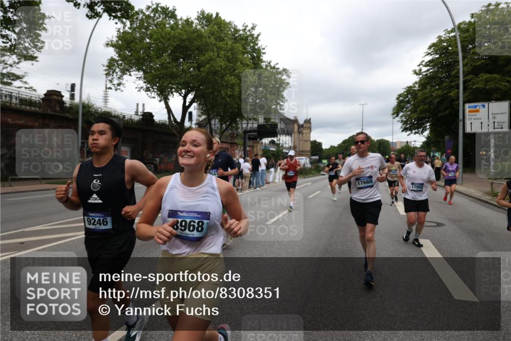 29.06.2025 - hella hamburg halbmarathon Yannick Fuchs http://msf.ph/oto/8308351 29.06.2025 10:50:29 20KM 1583, 1955, 2083, 2741, 3413, 3836, 4152, 4594, 4813, 5418, 5492, 5570, 6399, 6416, 6835, 7037, 7547, 8542, 8652, 8669, 8968, 8996, 9246, 9727, 9884, 9903, 9907, 9934, 10084, 10093, 10665, 11870, 12348, 12440, 12590, 12712, 13394, 13666, 13691, 13750, 14408, 14588, 14678, 14867, 15097, 15407, 15431, 15695, 16008, 16009, 16121, 16620, 16634, 16679, 17268, 17660, 17993, 18719, 18867, 18899, 19091 meine-sportfotos.de