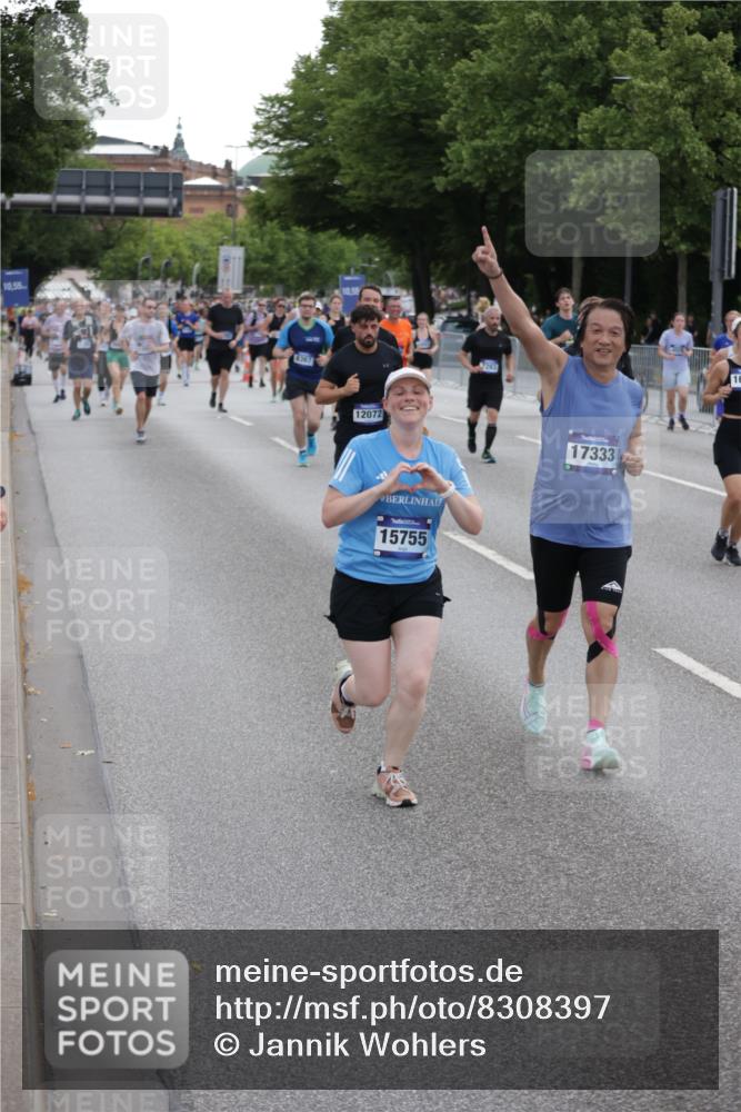 29.06.2025 - hella hamburg halbmarathon Jannik Wohlers http://msf.ph/oto/8308397 29.06.2025 10:38:19 Lombardsbrücke 56, 1232, 1390, 1721, 2576, 2660, 2693, 3216, 3323, 3726, 3927, 4028, 4259, 4260, 4316, 5617, 5684, 5913, 6695, 6696, 6875, 7148, 7263, 7371, 7561, 7849, 8367, 8583, 8635, 8747, 9004, 9455, 9708, 10554, 10604, 11059, 11635, 11697, 12028, 12072, 12075, 12577, 12722, 14096, 15755, 16181, 16346, 17250, 17333, 17478, 18050, 18471, 18504 meine-sportfotos.de