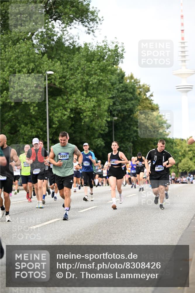 29.06.2025 - hella hamburg halbmarathon Dr. Thomas Lammeyer http://msf.ph/oto/8308426 29.06.2025 10:38:17 Kennedybrücke 1025, 1705, 1764, 1787, 2038, 2276, 2464, 2496, 2510, 2511, 2933, 3264, 3340, 3345, 3848, 4445, 4824, 4826, 4942, 5096, 5566, 5569, 5691, 6034, 6109, 6364, 6515, 6516, 6574, 6718, 6727, 7027, 7324, 7329, 7565, 7653, 7982, 8202, 8277, 8282, 8349, 8401, 9094, 9875, 10007, 10048, 10071, 10561, 10564, 11229, 11338, 11432 meine-sportfotos.de