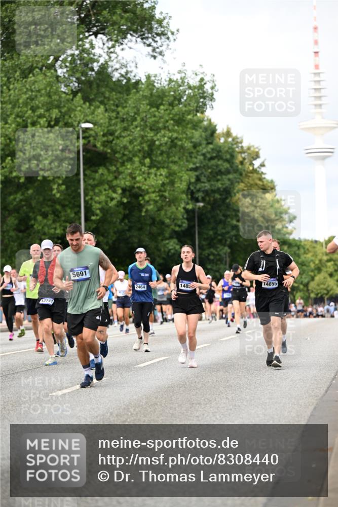 29.06.2025 - hella hamburg halbmarathon Dr. Thomas Lammeyer http://msf.ph/oto/8308440 29.06.2025 10:38:18 Kennedybrücke 1025, 1705, 1764, 1787, 2038, 2276, 2464, 2496, 2510, 2511, 2933, 3340, 3848, 4445, 4824, 4826, 4942, 5096, 5566, 5569, 5691, 6034, 6109, 6364, 6574, 6718, 6727, 7324, 7329, 7565, 7653, 7982, 8202, 8277, 8282, 9094, 9875, 10007, 10048, 10071, 10561, 10564, 11122, 11229, 11338, 11432 meine-sportfotos.de