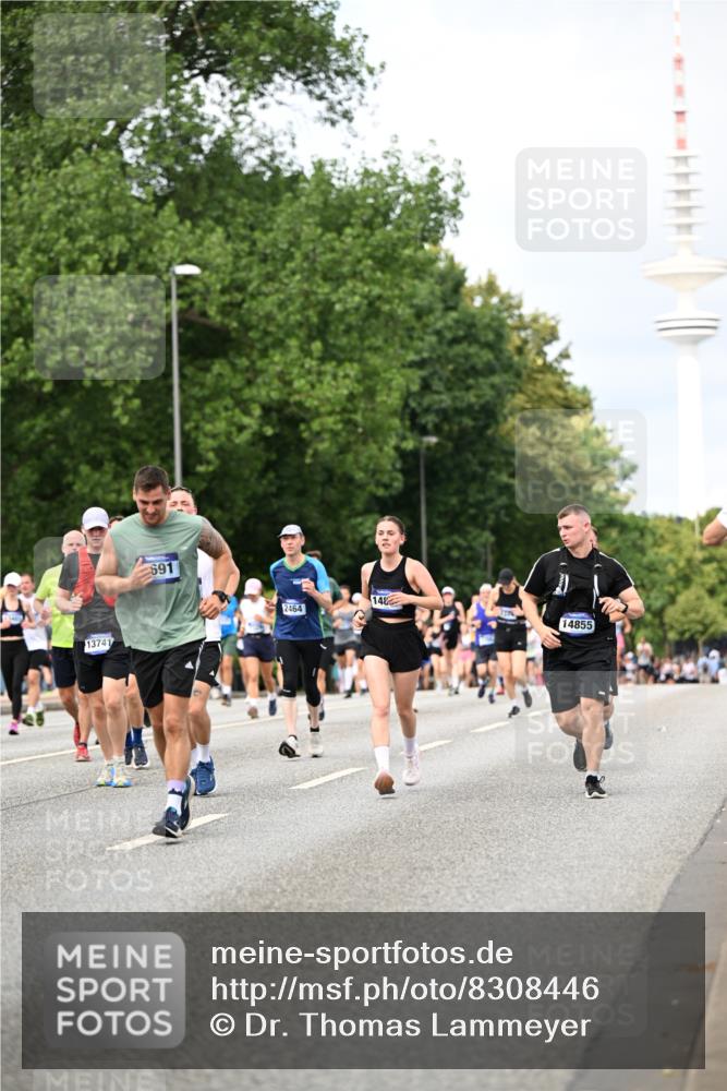 29.06.2025 - hella hamburg halbmarathon Dr. Thomas Lammeyer http://msf.ph/oto/8308446 29.06.2025 10:38:18 Kennedybrücke 1025, 1705, 1764, 1787, 2038, 2276, 2464, 2496, 2510, 2511, 2933, 3340, 3848, 4445, 4824, 4826, 4942, 5096, 5566, 5569, 5691, 6034, 6109, 6364, 6574, 6718, 6727, 7324, 7329, 7565, 7653, 7982, 8202, 8277, 8282, 9094, 9875, 10007, 10048, 10071, 10561, 10564, 11122, 11229, 11338, 11432 meine-sportfotos.de