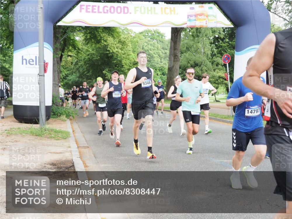 29.06.2025 - hella hamburg halbmarathon MichiJ http://msf.ph/oto/8308447 29.06.2025 10:35:49 Zwischen KM18-KM19 2839, 2869, 2953, 4553, 6009, 9348, 10000, 11211, 12549, 14797, 15735, 15784, 16592, 16766, 17915, 18430, 18887 meine-sportfotos.de
