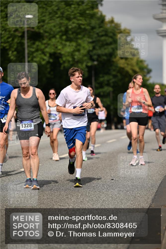 29.06.2025 - hella hamburg halbmarathon Dr. Thomas Lammeyer http://msf.ph/oto/8308465 29.06.2025 10:17:05 Kennedybrücke 1007, 1020, 1051, 1328, 4187, 4554, 5597, 5598, 6489, 7873, 8115, 8279, 9527, 10581 meine-sportfotos.de
