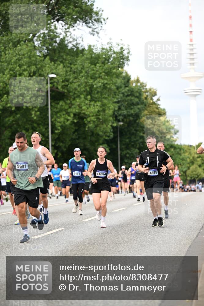 29.06.2025 - hella hamburg halbmarathon Dr. Thomas Lammeyer http://msf.ph/oto/8308477 29.06.2025 10:38:19 Kennedybrücke 1025, 1705, 1764, 1787, 2038, 2276, 2464, 2496, 2510, 2511, 2933, 3340, 3829, 4445, 4824, 4826, 4942, 5096, 5566, 5569, 5691, 6034, 6109, 6364, 6574, 6718, 6727, 7324, 7329, 7565, 7653, 7982, 8202, 8277, 8282, 9094, 9875, 10007, 10048, 10071, 10561, 10564, 11122, 11229, 11338, 11432 meine-sportfotos.de