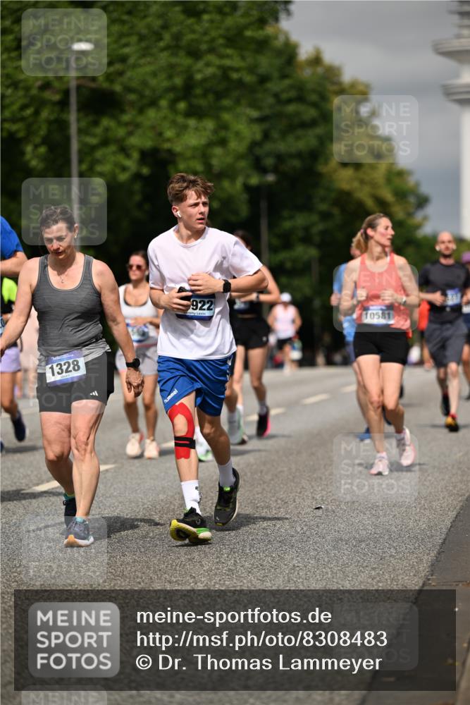 29.06.2025 - hella hamburg halbmarathon Dr. Thomas Lammeyer http://msf.ph/oto/8308483 29.06.2025 10:17:05 Kennedybrücke 1007, 1020, 1051, 1328, 4187, 4554, 5597, 5598, 6489, 7873, 8115, 8279, 9527, 10581 meine-sportfotos.de