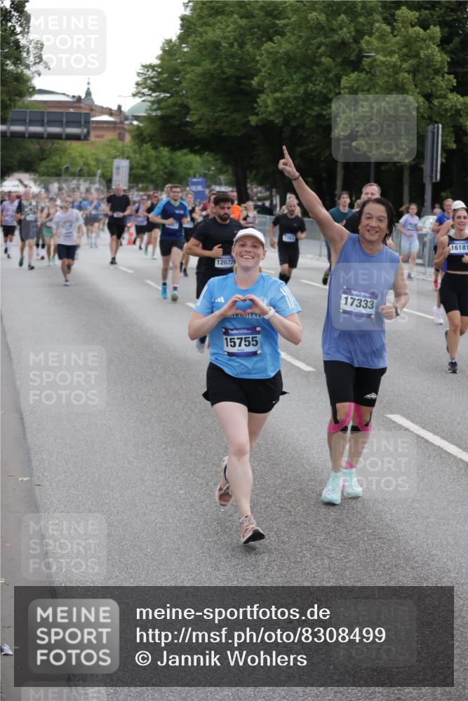 29.06.2025 - hella hamburg halbmarathon Jannik Wohlers http://msf.ph/oto/8308499 29.06.2025 10:38:19 Lombardsbrücke 56, 1232, 1390, 1721, 2576, 2660, 2693, 3216, 3323, 3726, 3927, 4028, 4259, 4260, 4316, 5617, 5684, 5913, 6695, 6696, 6875, 7148, 7263, 7371, 7561, 7849, 8367, 8583, 8635, 8747, 9004, 9455, 9708, 10554, 10604, 11059, 11635, 11697, 12028, 12072, 12075, 12577, 12722, 14096, 15755, 16181, 16346, 17250, 17333, 17478, 18050, 18471, 18504 meine-sportfotos.de