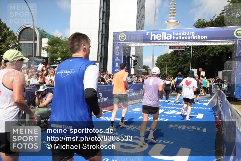 29.06.2025 - hella hamburg halbmarathon Michael Strokosch http://msf.ph/oto/8308533 29.06.2025 11:33:45 Ziel 1154, 1275, 7029, 8304, 8375, 10798, 11010, 11107, 12330, 13168, 13380, 15244, 15405, 16682, 17634, 18129, 18951, 19144 meine-sportfotos.de