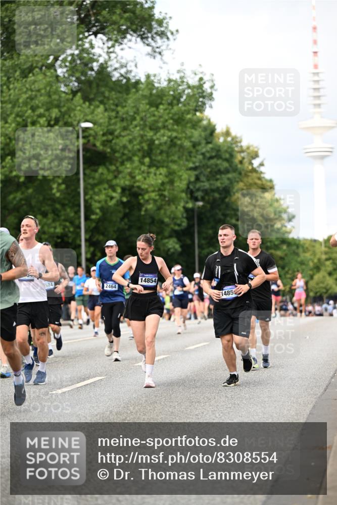 29.06.2025 - hella hamburg halbmarathon Dr. Thomas Lammeyer http://msf.ph/oto/8308554 29.06.2025 10:38:19 Kennedybrücke 1025, 1705, 1764, 1787, 2038, 2276, 2464, 2496, 2510, 2511, 2933, 3340, 3829, 4445, 4824, 4826, 4942, 5096, 5566, 5569, 5691, 6034, 6109, 6364, 6574, 6718, 6727, 7324, 7329, 7565, 7653, 7982, 8202, 8277, 8282, 9094, 9875, 10007, 10048, 10071, 10561, 10564, 11122, 11229, 11338, 11432 meine-sportfotos.de