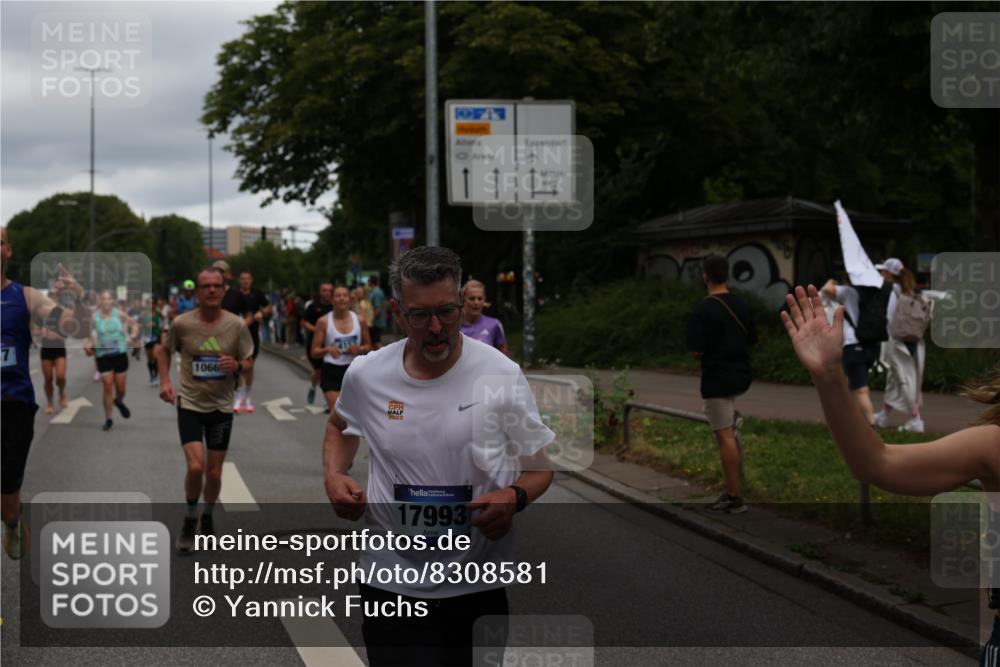 29.06.2025 - hella hamburg halbmarathon Yannick Fuchs http://msf.ph/oto/8308581 29.06.2025 10:50:30 20KM 1583, 1955, 2083, 2741, 3413, 3836, 4152, 4594, 4813, 5418, 5492, 5570, 6399, 6416, 6835, 7037, 7547, 8393, 8542, 8652, 8669, 8968, 8996, 9246, 9727, 9884, 9903, 9907, 9934, 10084, 10093, 10665, 11212, 11870, 12348, 12440, 12590, 12712, 13394, 13666, 13691, 13750, 14408, 14588, 14678, 14867, 15097, 15407, 15431, 15695, 16008, 16009, 16121, 16620, 16634, 16679, 17268, 17660, 17993, 18208, 18719, 18867, 18899, 19091 meine-sportfotos.de