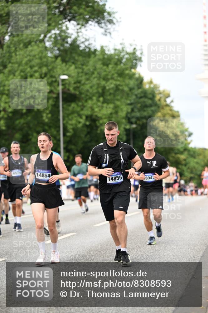29.06.2025 - hella hamburg halbmarathon Dr. Thomas Lammeyer http://msf.ph/oto/8308593 29.06.2025 10:38:21 Kennedybrücke 1025, 1705, 1764, 1787, 2038, 2276, 2464, 2496, 2510, 2511, 2933, 3829, 4445, 4479, 4824, 4826, 4942, 5096, 5566, 5569, 5691, 6034, 6109, 6574, 6718, 6727, 7324, 7329, 7565, 8202, 8277, 8282, 9094, 9514, 9875, 10007, 10048, 10071, 10561, 10564, 11122, 11229, 11338, 11432 meine-sportfotos.de