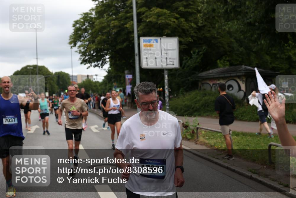 29.06.2025 - hella hamburg halbmarathon Yannick Fuchs http://msf.ph/oto/8308596 29.06.2025 10:50:30 20KM 1583, 1955, 2083, 2741, 3413, 3836, 4152, 4594, 4813, 5418, 5492, 5570, 6399, 6416, 6835, 7037, 7547, 8393, 8542, 8652, 8669, 8968, 8996, 9246, 9727, 9884, 9903, 9907, 9934, 10084, 10093, 10665, 11212, 11870, 12348, 12440, 12590, 12712, 13394, 13666, 13691, 13750, 14408, 14588, 14678, 14867, 15097, 15407, 15431, 15695, 16008, 16009, 16121, 16620, 16634, 16679, 17268, 17660, 17993, 18208, 18719, 18867, 18899, 19091 meine-sportfotos.de