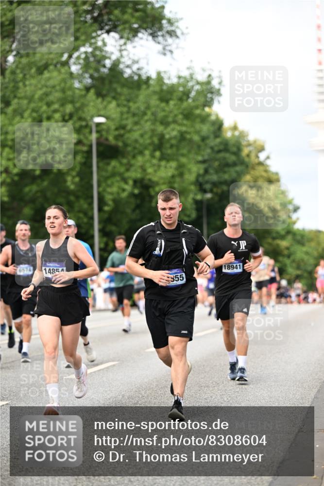 29.06.2025 - hella hamburg halbmarathon Dr. Thomas Lammeyer http://msf.ph/oto/8308604 29.06.2025 10:38:21 Kennedybrücke 1025, 1705, 1764, 1787, 2038, 2276, 2464, 2496, 2510, 2511, 2933, 3829, 4445, 4479, 4824, 4826, 4942, 5096, 5566, 5569, 5691, 6034, 6109, 6574, 6718, 6727, 7324, 7329, 7565, 8202, 8277, 8282, 9094, 9514, 9875, 10007, 10048, 10071, 10561, 10564, 11122, 11229, 11338, 11432 meine-sportfotos.de