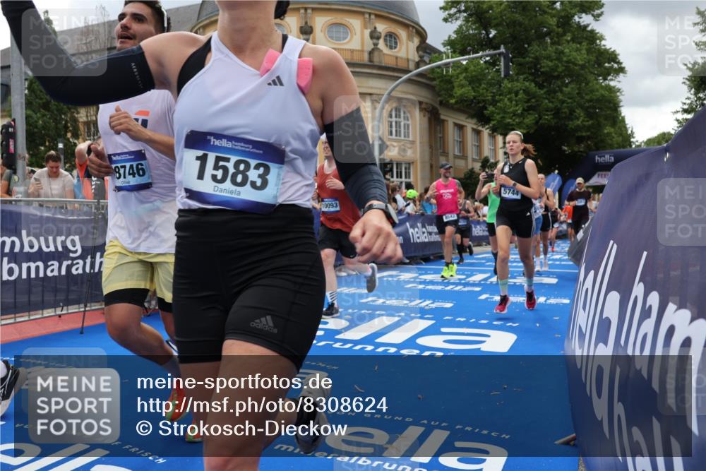 29.06.2025 - hella hamburg halbmarathon Strokosch-Dieckow http://msf.ph/oto/8308624 29.06.2025 10:56:33 Ziel 1583, 2083, 3413, 4152, 5721, 5744, 6399, 6416, 6759, 7037, 7646, 8311, 8542, 8652, 8744, 9488, 9562, 10093, 11083, 11870, 12509, 13863, 15145, 15407, 16257, 16261, 17259, 17268, 17734, 18340, 18746, 18835, 18899, 19120 meine-sportfotos.de