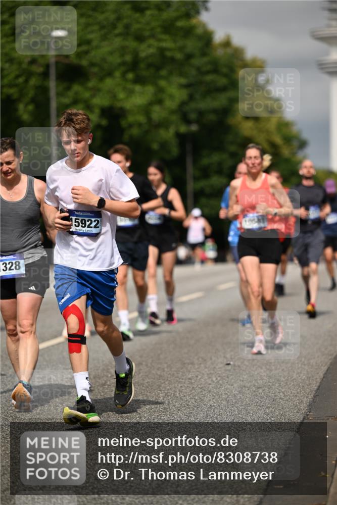 29.06.2025 - hella hamburg halbmarathon Dr. Thomas Lammeyer http://msf.ph/oto/8308738 29.06.2025 10:17:06 Kennedybrücke 1007, 1020, 1051, 1328, 1859, 4187, 4554, 5597, 5598, 6489, 7346, 7873, 8115, 8279, 9527, 10581 meine-sportfotos.de