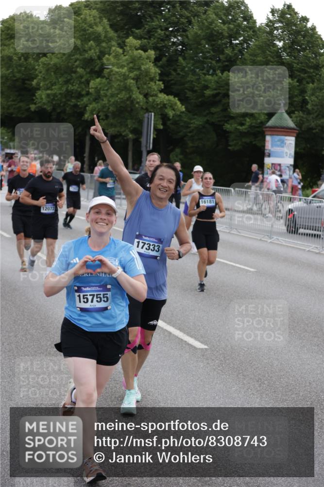 29.06.2025 - hella hamburg halbmarathon Jannik Wohlers http://msf.ph/oto/8308743 29.06.2025 10:38:20 Lombardsbrücke 56, 1232, 1390, 2576, 2660, 2693, 3216, 3323, 3726, 3927, 4028, 4259, 4260, 4316, 4964, 5617, 5684, 5913, 6695, 6696, 6875, 7148, 7263, 7561, 7849, 8367, 8583, 8635, 8747, 9004, 9455, 9708, 10554, 10604, 11059, 11635, 11697, 12028, 12072, 12075, 12577, 12722, 14096, 14557, 14558, 15755, 16181, 16346, 17250, 17333, 18050, 18471, 18504 meine-sportfotos.de