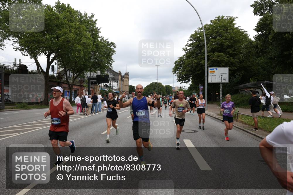 29.06.2025 - hella hamburg halbmarathon Yannick Fuchs http://msf.ph/oto/8308773 29.06.2025 10:50:31 20KM 1583, 1955, 2083, 2741, 3413, 3836, 4152, 5418, 5492, 5570, 6399, 6416, 6835, 7037, 7547, 8393, 8542, 8652, 8669, 8968, 8996, 9246, 9488, 9727, 9884, 9903, 9907, 9934, 10084, 10093, 10665, 11212, 12348, 12440, 12590, 12712, 13394, 13666, 13691, 13750, 14139, 14408, 14588, 14678, 14867, 15097, 15407, 15431, 15695, 16008, 16009, 16121, 16620, 16634, 16679, 17268, 17660, 17993, 18208, 18719, 18867, 18899, 19091 meine-sportfotos.de