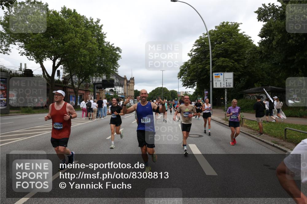 29.06.2025 - hella hamburg halbmarathon Yannick Fuchs http://msf.ph/oto/8308813 29.06.2025 10:50:31 20KM 1583, 1955, 2083, 2741, 3413, 3836, 4152, 5418, 5492, 5570, 6399, 6416, 6835, 7037, 7547, 8393, 8542, 8652, 8669, 8968, 8996, 9246, 9488, 9727, 9884, 9903, 9907, 9934, 10084, 10093, 10665, 11212, 12348, 12440, 12590, 12712, 13394, 13666, 13691, 13750, 14139, 14408, 14588, 14678, 14867, 15097, 15407, 15431, 15695, 16008, 16009, 16121, 16620, 16634, 16679, 17268, 17660, 17993, 18208, 18719, 18867, 18899, 19091 meine-sportfotos.de
