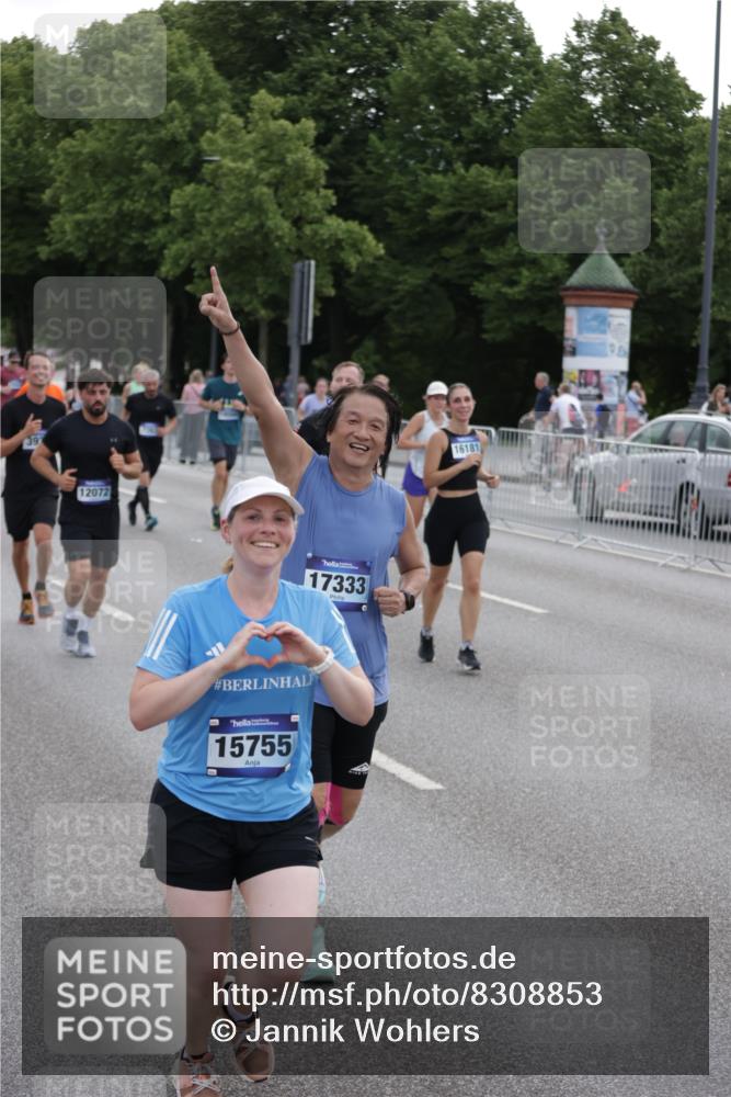 29.06.2025 - hella hamburg halbmarathon Jannik Wohlers http://msf.ph/oto/8308853 29.06.2025 10:38:20 Lombardsbrücke 56, 1232, 1390, 2576, 2660, 2693, 3216, 3323, 3726, 3927, 4028, 4259, 4260, 4316, 4964, 5617, 5684, 5913, 6695, 6696, 6875, 7148, 7263, 7561, 7849, 8367, 8583, 8635, 8747, 9004, 9455, 9708, 10554, 10604, 11059, 11635, 11697, 12028, 12072, 12075, 12577, 12722, 14096, 14557, 14558, 15755, 16181, 16346, 17250, 17333, 18050, 18471, 18504 meine-sportfotos.de