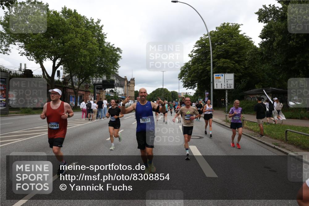 29.06.2025 - hella hamburg halbmarathon Yannick Fuchs http://msf.ph/oto/8308854 29.06.2025 10:50:31 20KM 1583, 1955, 2083, 2741, 3413, 3836, 4152, 5418, 5492, 5570, 6399, 6416, 6835, 7037, 7547, 8393, 8542, 8652, 8669, 8968, 8996, 9246, 9488, 9727, 9884, 9903, 9907, 9934, 10084, 10093, 10665, 11212, 12348, 12440, 12590, 12712, 13394, 13666, 13691, 13750, 14139, 14408, 14588, 14678, 14867, 15097, 15407, 15431, 15695, 16008, 16009, 16121, 16620, 16634, 16679, 17268, 17660, 17993, 18208, 18719, 18867, 18899, 19091 meine-sportfotos.de